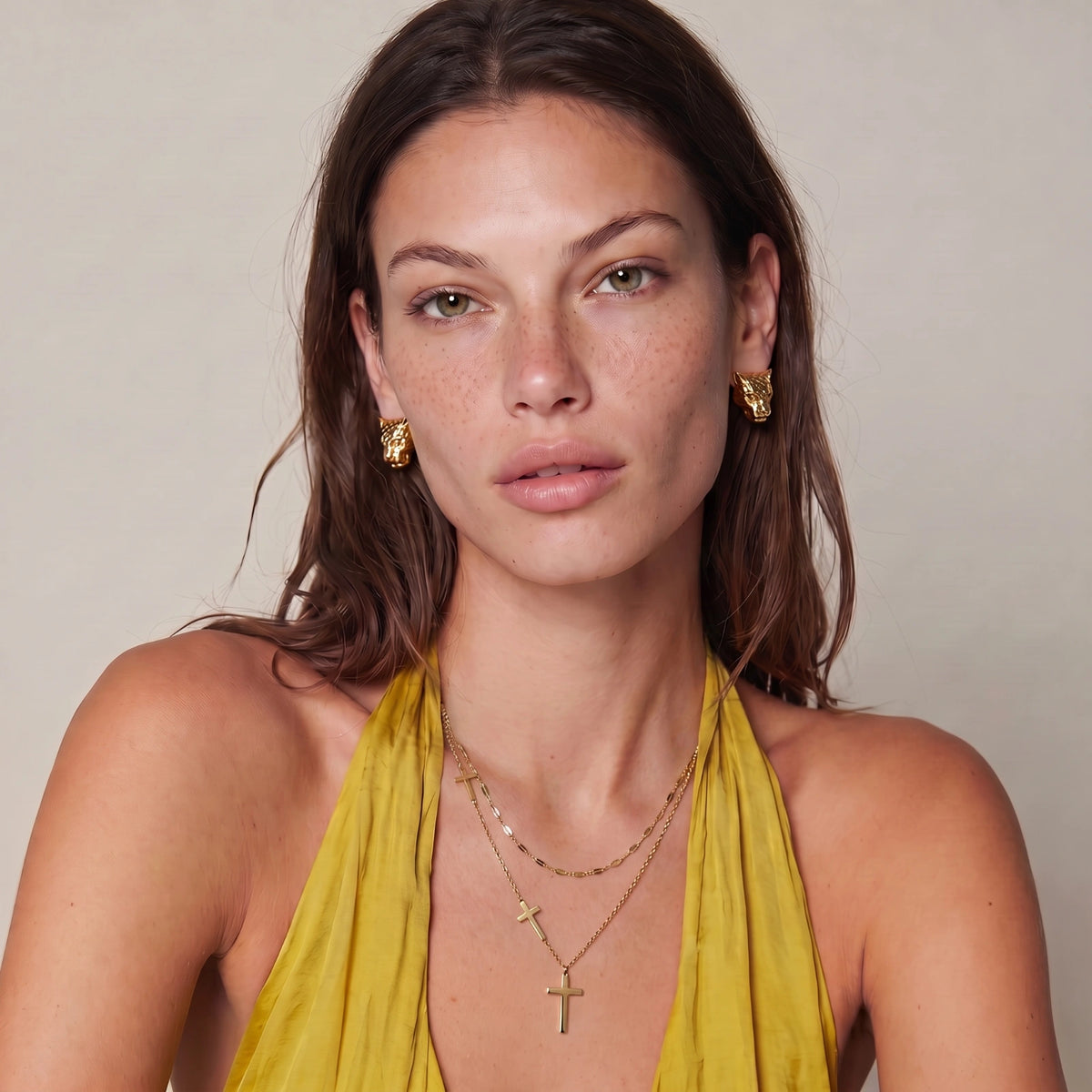 Conjunto de Colar com Cruz em Camadas Divinas